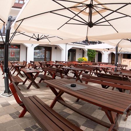 Hotel Slunecni Dvur Брно Экстерьер фото