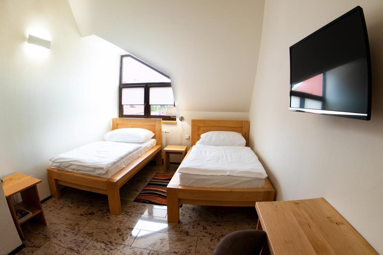 Hotel Slunecni Dvur Брно Экстерьер фото