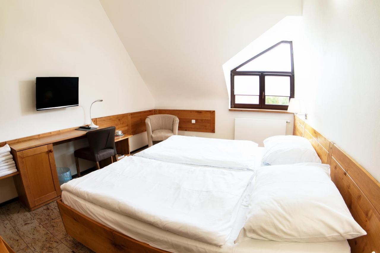 Hotel Slunecni Dvur Брно Экстерьер фото